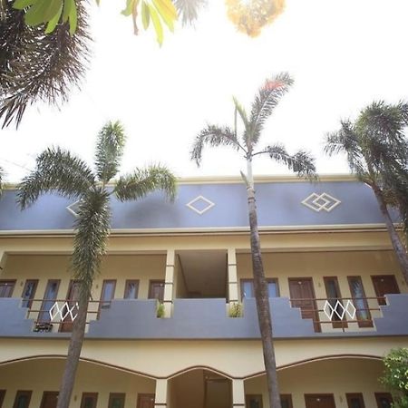 Reddoorz Plus @ Karet Pedurenan 3 Jakarta Buitenkant foto