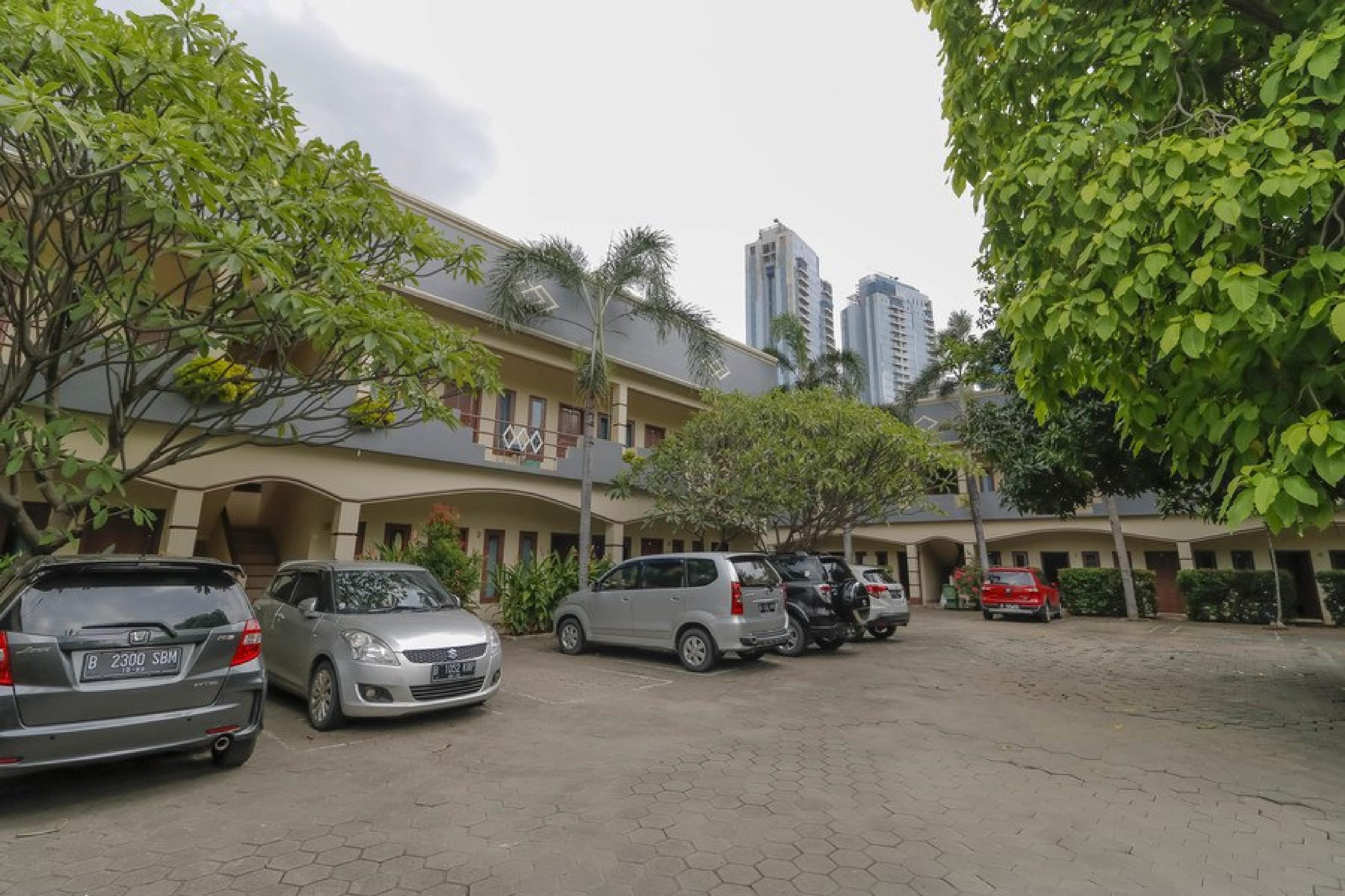 Reddoorz Plus @ Karet Pedurenan 3 Jakarta Buitenkant foto