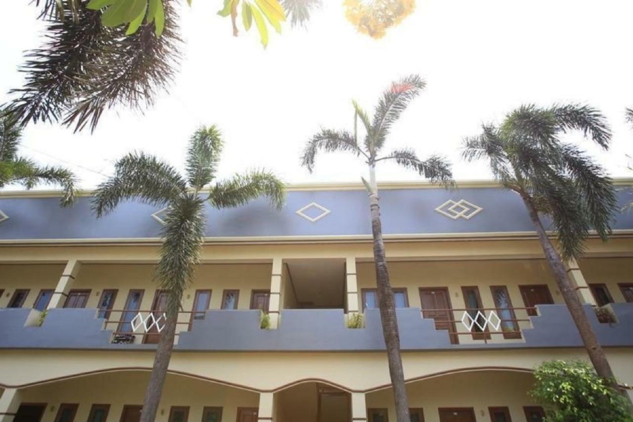 Reddoorz Plus @ Karet Pedurenan 3 Jakarta Buitenkant foto